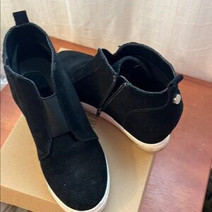 Steve Madden Black Sneakers Sleek Modern Design